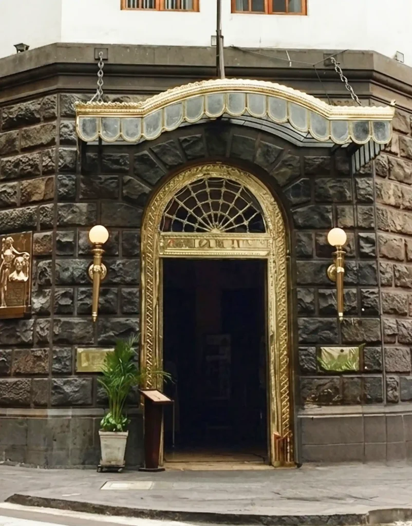 Damero cafe restobar - edificio 3